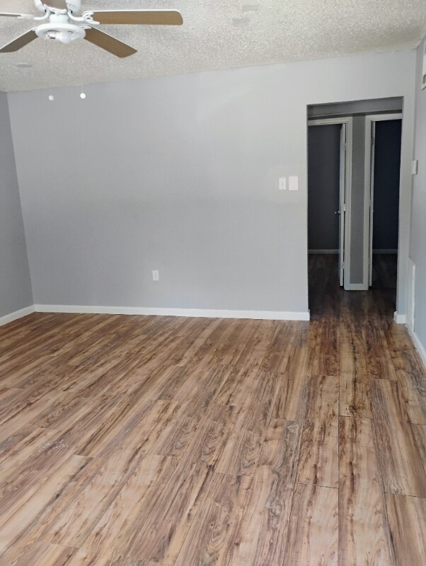 1120 Sherron Ave in Baker, LA - Foto de edificio - Building Photo