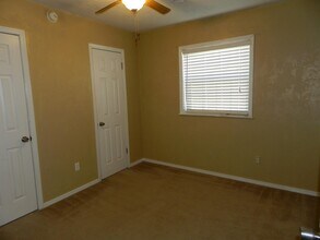 2615 NW Locksley Ln in Lawton, OK - Building Photo - Building Photo