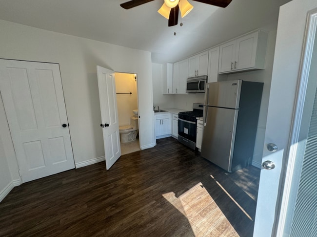 491 S Roxbury Dr in Beverly Hills, CA - Building Photo - Building Photo