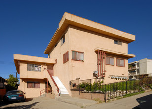 1040 Figueroa Ter in Los Angeles, CA - Foto de edificio - Building Photo