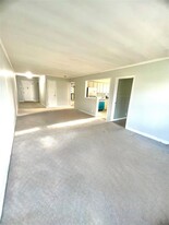 324 Post Ave in Westbury, NY - Building Photo