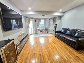 10 Seaport Dr in Quincy, MA - Building Photo - Building Photo