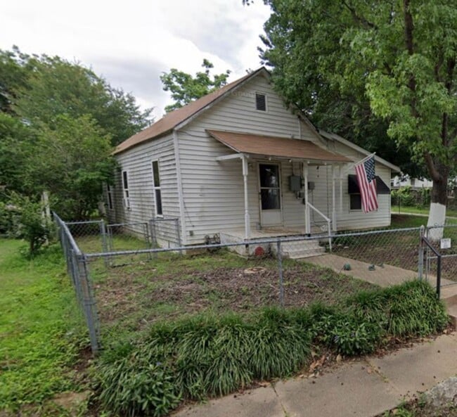 property at 218 D St SE