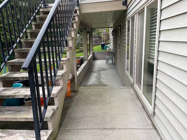 8021-160A 160a St in Surrey, BC - Building Photo - Building Photo