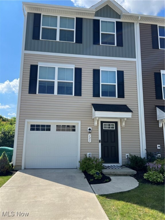 property at 131 Grass Ct