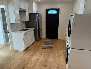809 N Brighton St in Burbank, CA - Building Photo - Building Photo