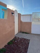 936 San Pedro Dr SE in Albuquerque, NM - Building Photo
