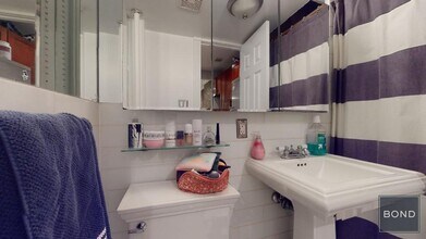 493 Second Avenue in New York, NY - Building Photo - Building Photo