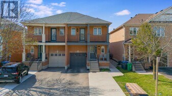 3893 Manatee Way in Mississauga, ON - Building Photo