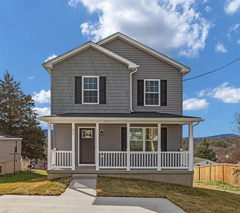 207 S Loudoun St in Strasburg, VA - Building Photo