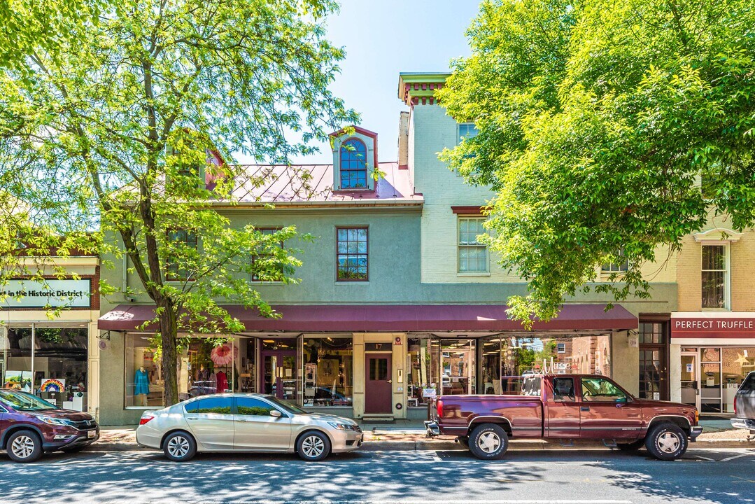 17 N Market St in Frederick, MD - Building Photo