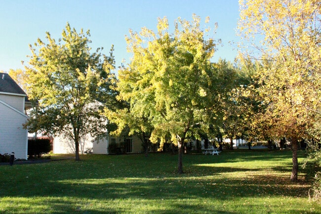 411 Summerhill Dr in Ithaca, NY - Building Photo - Building Photo