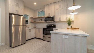 20 N 25th St in McAllen, TX - Building Photo - Building Photo