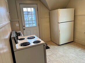 236 Euclid Ave, Unit 2 in Lynn, MA - Foto de edificio - Building Photo