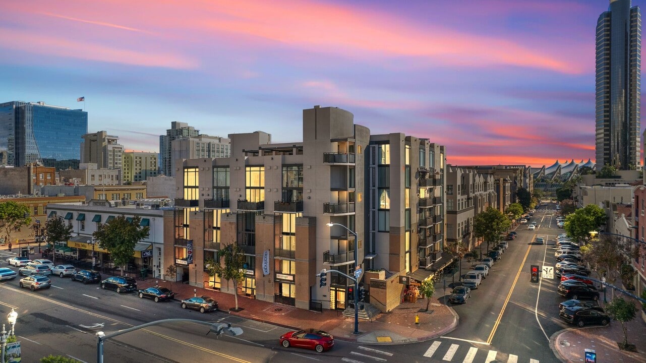 Greystone Lofts in San Diego, CA - Foto de edificio