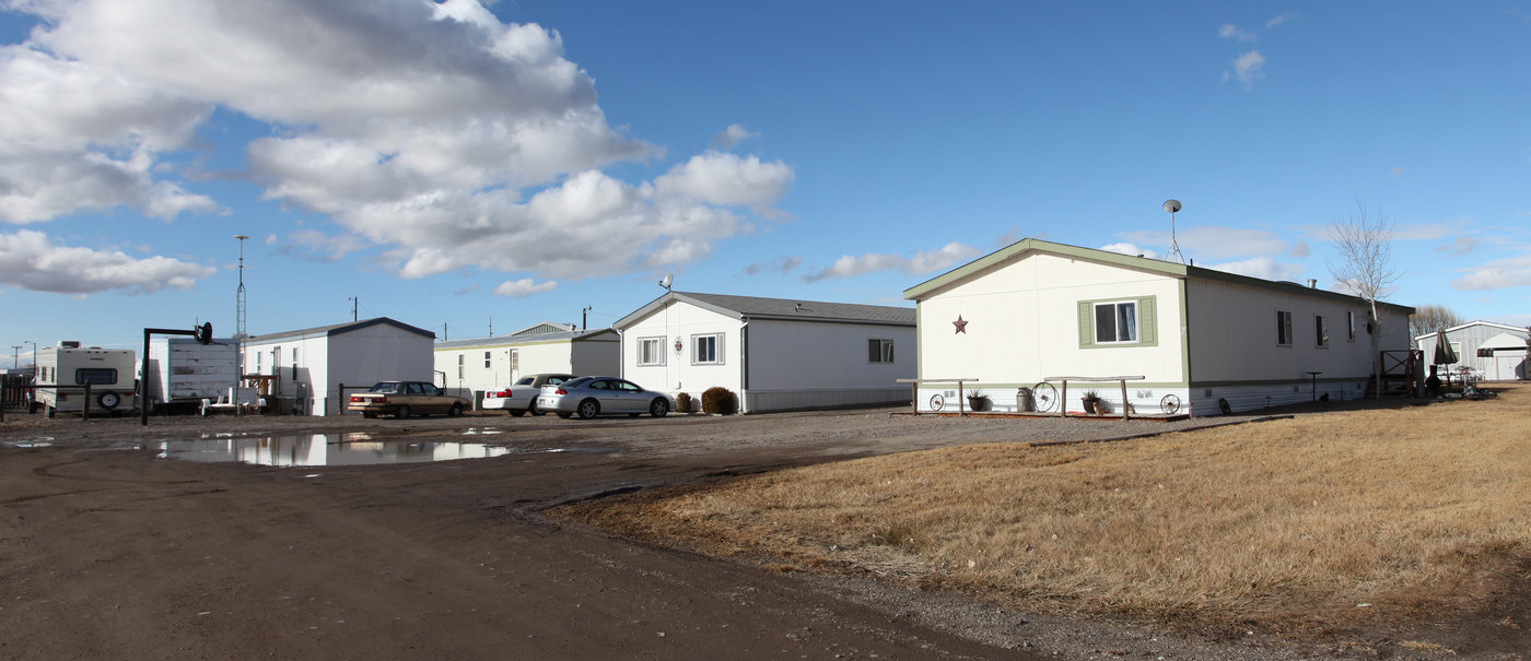 Lazy Y MHP in Heyburn, ID - Foto de edificio