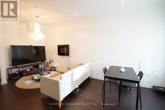 4030 Parkside Village Dr in Mississauga, ON - Building Photo - Building Photo