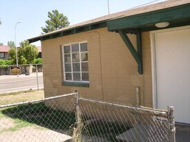 729 W University Dr in Tempe, AZ - Building Photo