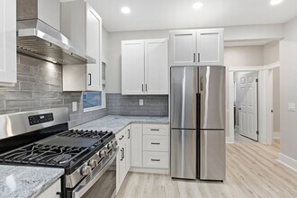 43 Lonsdale St, Unit 2 in Boston, MA - Foto de edificio - Building Photo