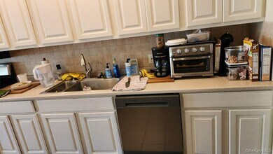 292 Main St in Huntington, NY - Building Photo - Building Photo