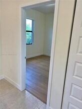 8031 NW 104th Ave in Doral, FL - Building Photo - Building Photo