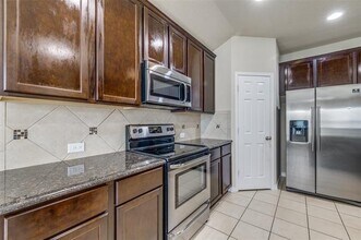 5844 Sunny Meadow Ln in Grand Prairie, TX - Building Photo - Building Photo