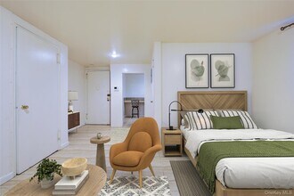 25 Burns St in Queens, NY - Building Photo - Building Photo