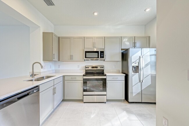 6354 Fairmont Ln in Palmetto, FL - Building Photo - Building Photo