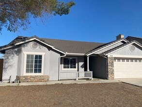 740 Rhine Ct in Los Banos, CA - Building Photo - Building Photo