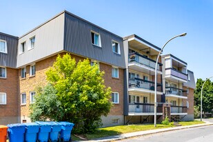 6300 Bonaventure in Brossard, QC - Building Photo