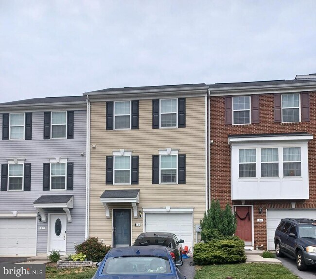 60 Natural Way in Martinsburg, WV - Building Photo - Building Photo