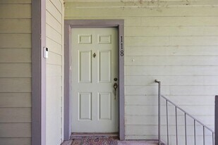 4500 E Oltorf St in Austin, TX - Building Photo