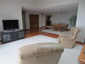 3304 Baer Beach Rd, Unit C-13 in Erie, PA - Foto de edificio - Building Photo