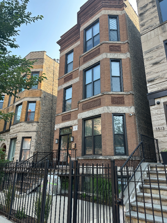 3515 N Sheffield Ave in Chicago, IL - Building Photo