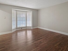 331 Shin Oak Dr in Live Oak, TX - Building Photo - Building Photo