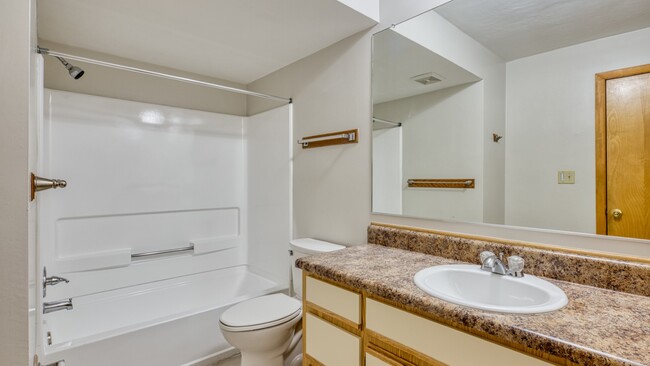 Green Tree Apartments in Chesapeake, VA - Building Photo - Building Photo