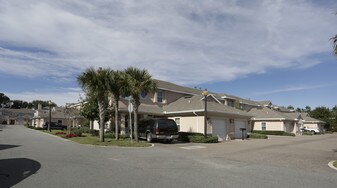Amelia Green Condominiums in Amelia Island, FL - Building Photo