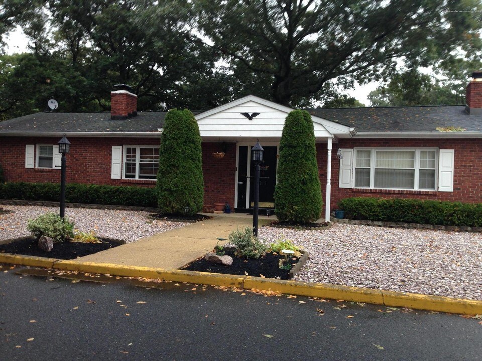 821 Burnt Tavern Rd-Unit -5 in Point Pleasant, NJ - Building Photo