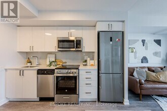 38 Monte Kwinter Ct in Toronto, ON - Building Photo - Building Photo