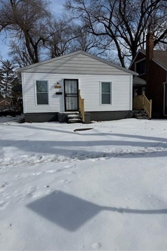 property at 14848 Cruse St