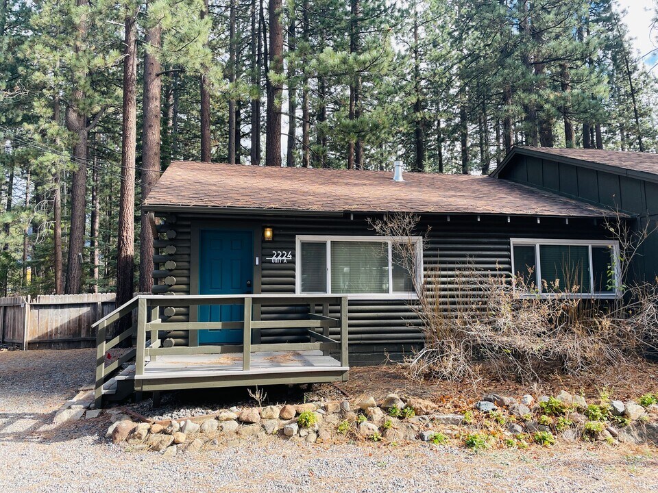 2224 Helen Ave in South Lake Tahoe, CA - Building Photo
