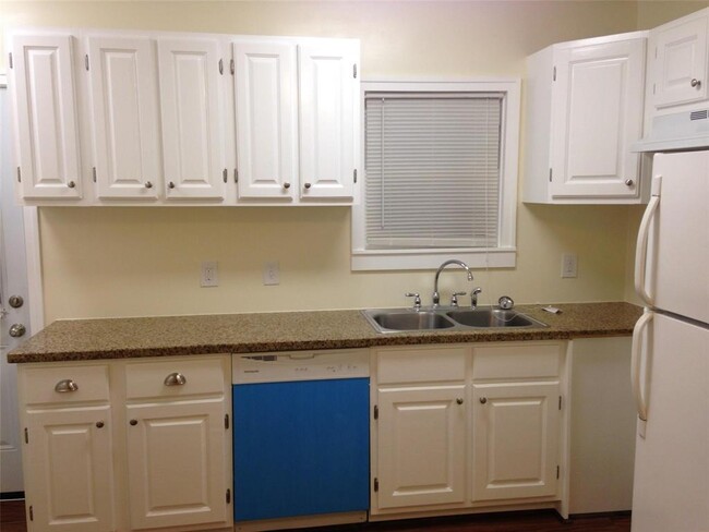 1625 Fourcade St in Houston, TX - Foto de edificio - Building Photo