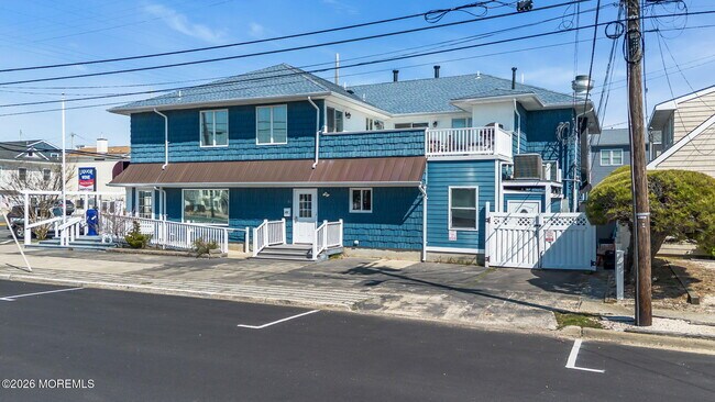 65 Grand Central Ave in Lavallette, NJ - Foto de edificio - Building Photo