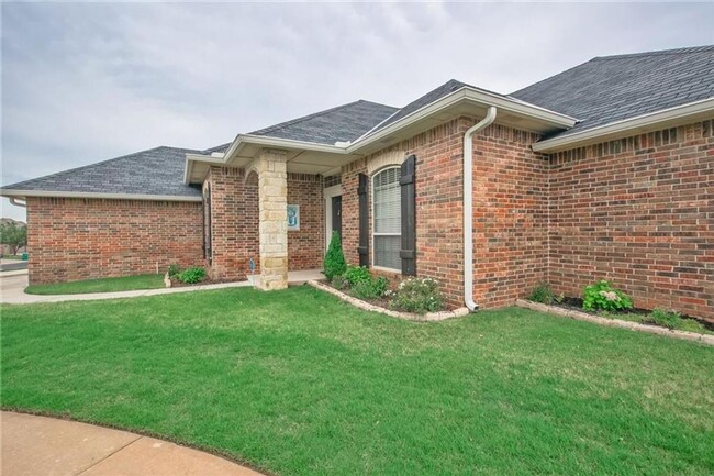 16500 Village Garden Dr in Edmond, OK - Building Photo - Building Photo