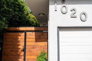 1020 N Laurel Ave in West Hollywood, CA - Building Photo