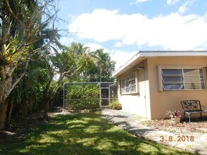 6608 SW 65th St in South Miami, FL - Building Photo - Building Photo