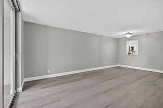 14527 Bonaire Blvd in Delray Beach, FL - Building Photo - Building Photo