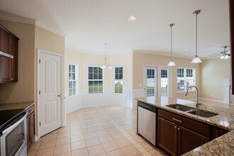 678 Red Oak Ln in Hinesville, GA - Building Photo - Building Photo