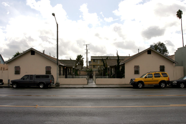 2516 E Anaheim St in Long Beach, CA - Building Photo - Building Photo