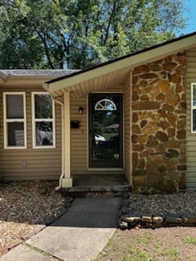 1232 E Sunset St in Springfield, MO - Building Photo - Building Photo